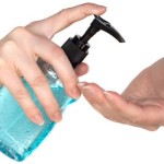 Nước rửa tay khô dễ làm bong da, khô da