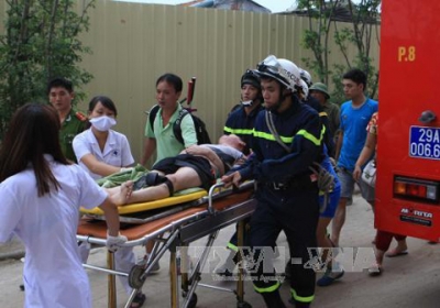 Giải cứu người bị nạn trong vụ cháy ở tòa nhà HH4A, Khu đô thị Linh Đàm (Hà Nội)
