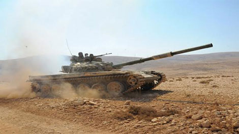 Xe tăng quân đội Syria được Không quân Nga yểm trợ, đã diệt được nhiều tên khủng bố cùng vũ khí của chúng.