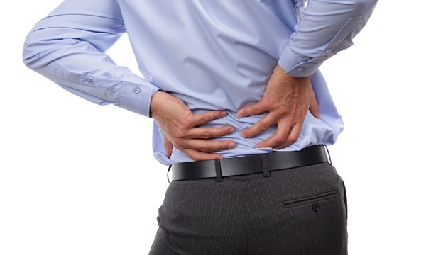  Lưng đau nhức cần cảnh giác với bệnh thận