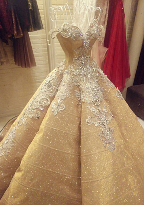 Chiêm ngưỡng 3 bộ váy cưới trăm triệu kiêu sa của Thúy Diễm