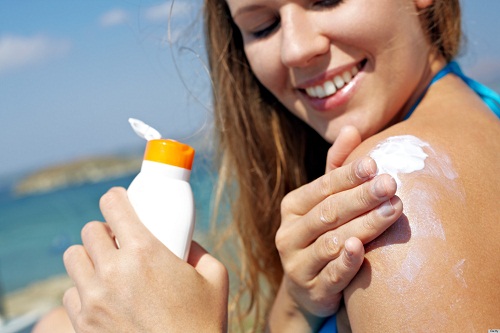 Nhiều người cho rằng kem chống nắng có thể bảo vệ da 100% khỏi tác hại từ tia nắng mặt trời
