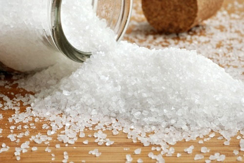 Muối là loại nguyên liệu giúp xóa xăm hữu hiệu