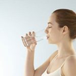 10 dấu hiệu chứng tỏ cơ thể đang thiếu nước trầm trọng